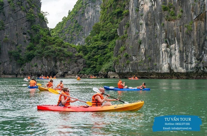 chèo thuyền kayak trên đảo titop