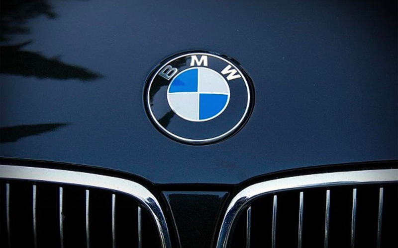  Logo xe hình tam giác BMW