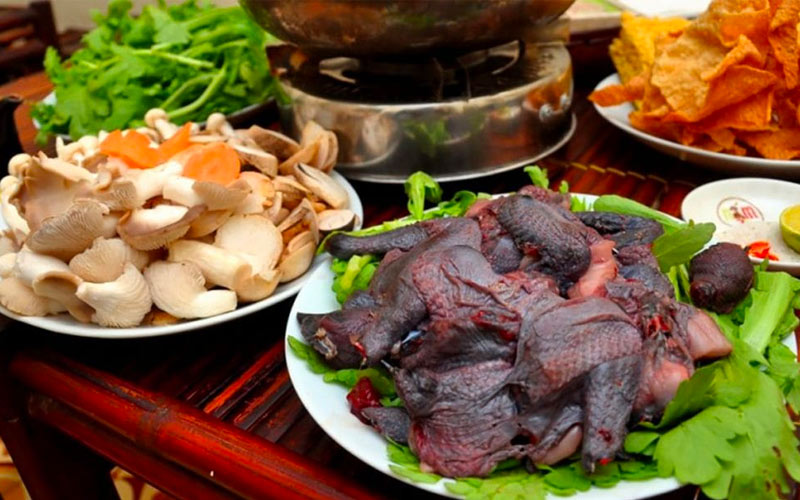 Gà đen món ăn đặc sản hấp dẫn Bình Liêu